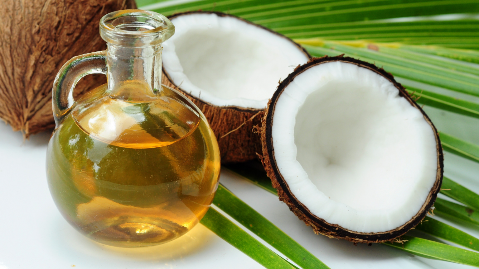 15 Amazing Health Benefits Of Coconut: Meat, Oil And Its Water ...